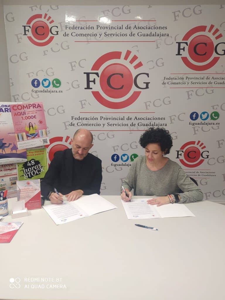 Firma convenio AMPA pedro sanz vazquez